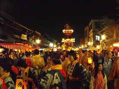 月色真美海报